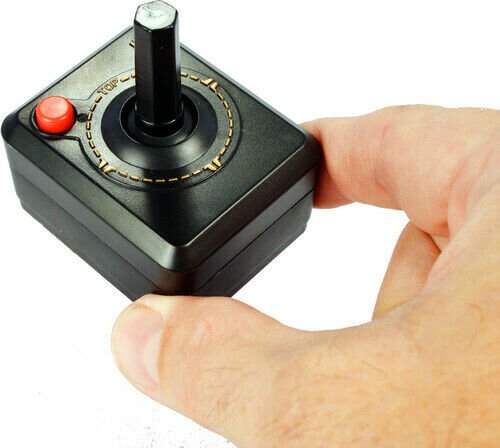 World&#39;s Coolest: Atari Sound Joystick Keychain - Gamesellers.nl